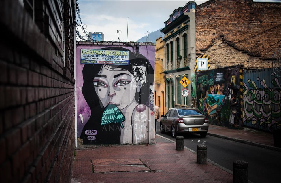 Seni yang terserak di dinding Bogota