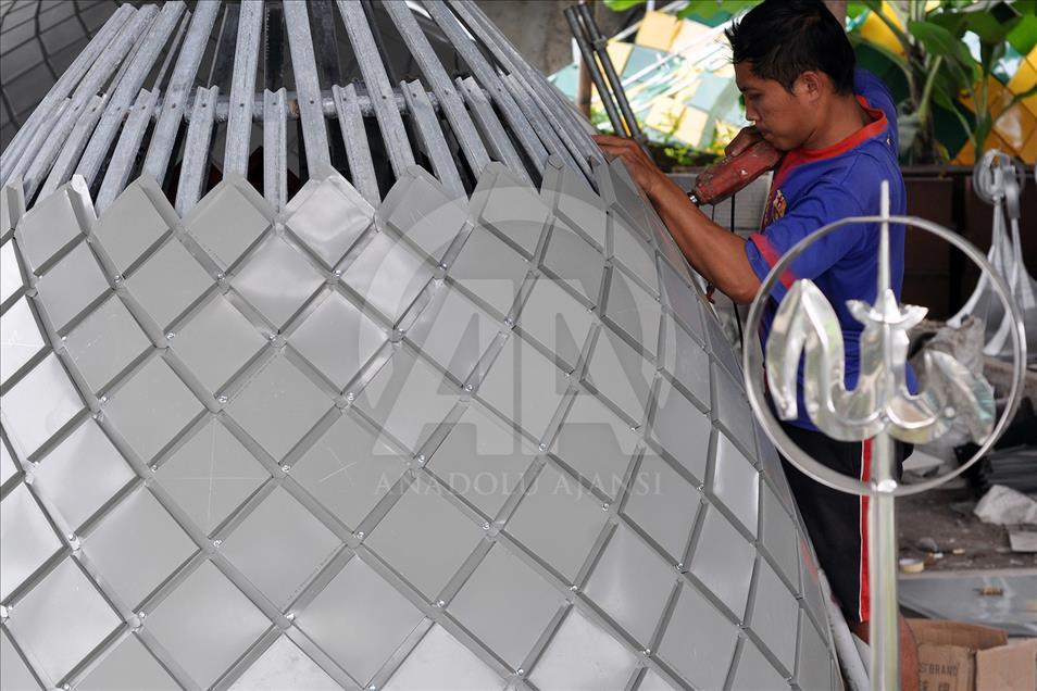 Bisnis kubah Pencari Surga