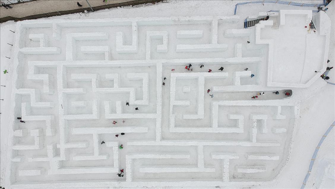 World's biggest snow maze draws visitors in Poland