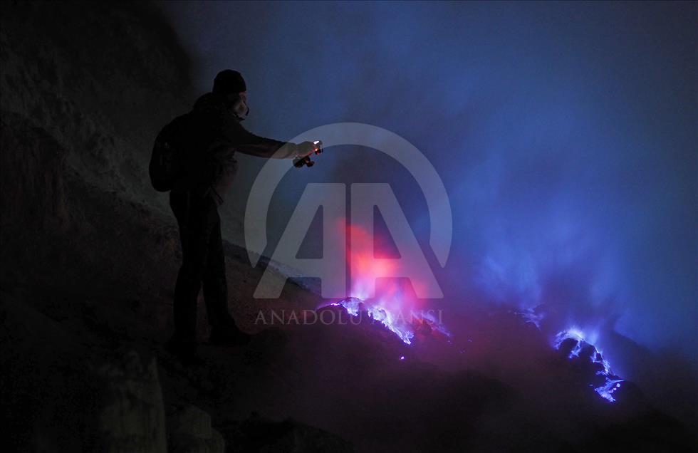 Daily activity of sulphur miners at Ijen crater in Indonesia