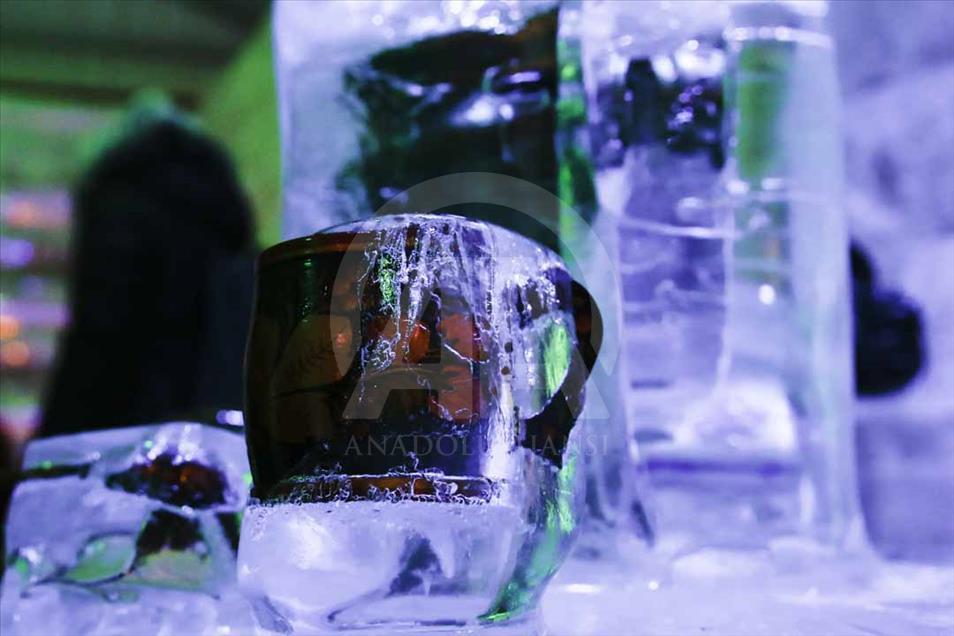 Rusia: Festival de esculturas en hielo homenajea a la Copa Mundial de Fútbol 2018