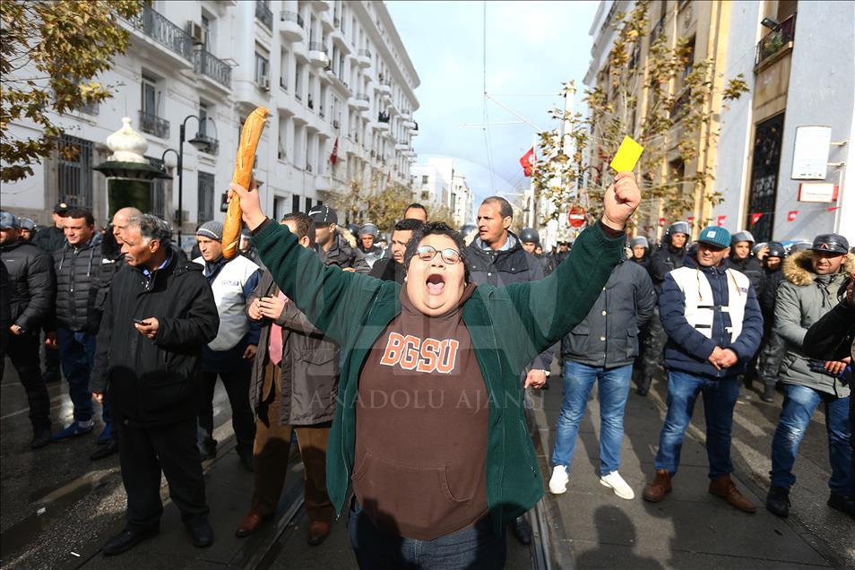 Tunus'ta hayat pahalılığı protestoları
