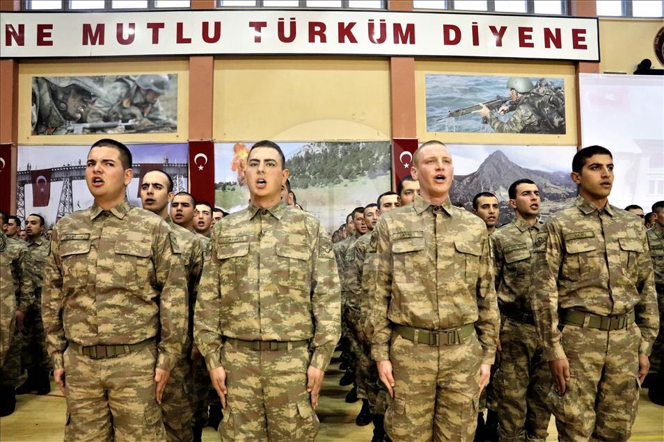 Uzman erbaşlar mavi bere taktı