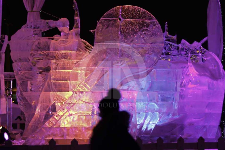 Rusia: Festival de esculturas en hielo homenajea a la Copa Mundial de Fútbol 2018