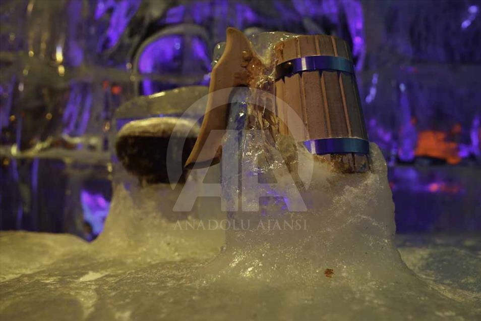 Rusia: Festival de esculturas en hielo homenajea a la Copa Mundial de Fútbol 2018