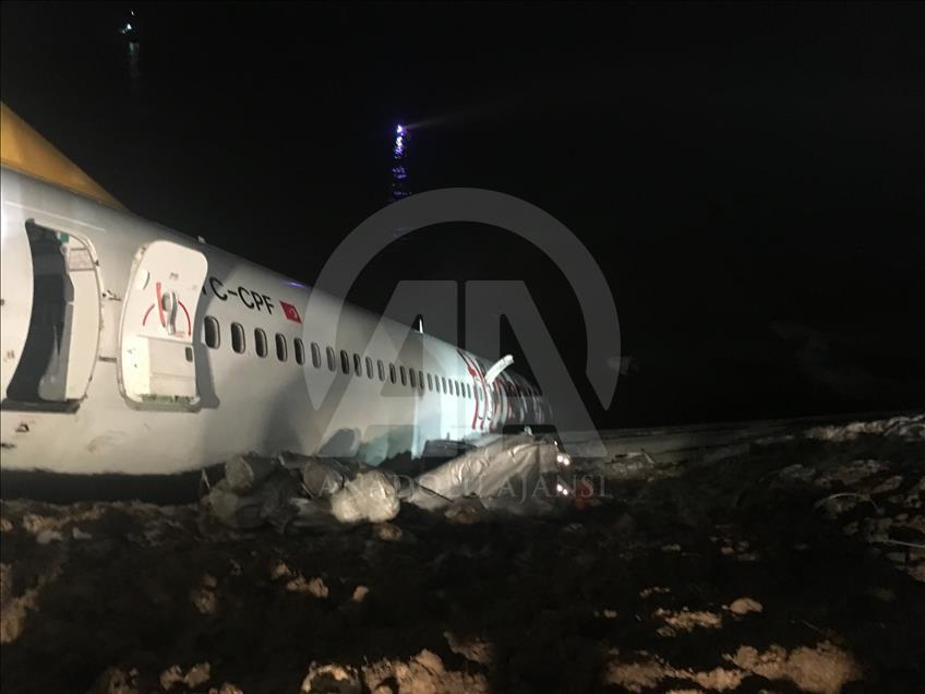 Trabzon Havalimanı'na inen uçak pistten çıktı