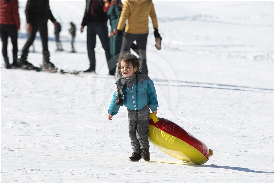 لذت اسکی در استان حکاری ترکیه