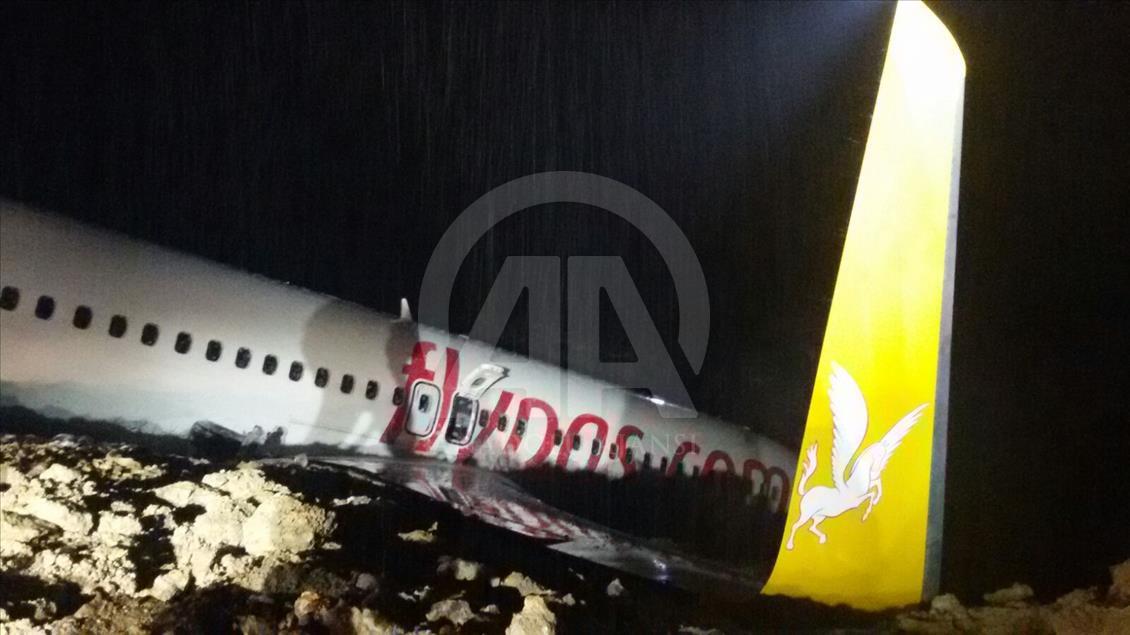 Trabzon Havalimanı'na inen uçak pistten çıktı