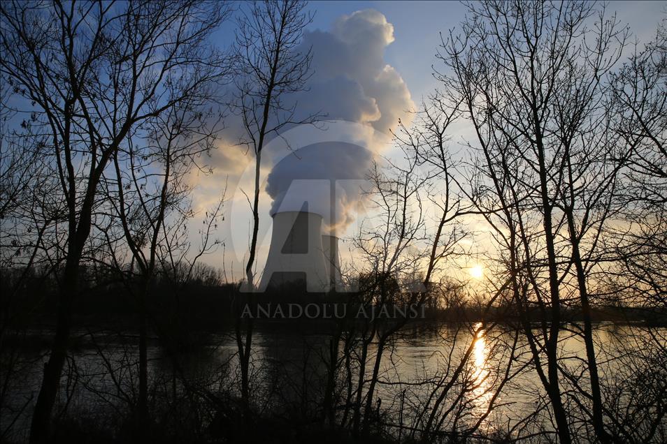 Nükleer santraller ekonomiye de "enerji" veriyor