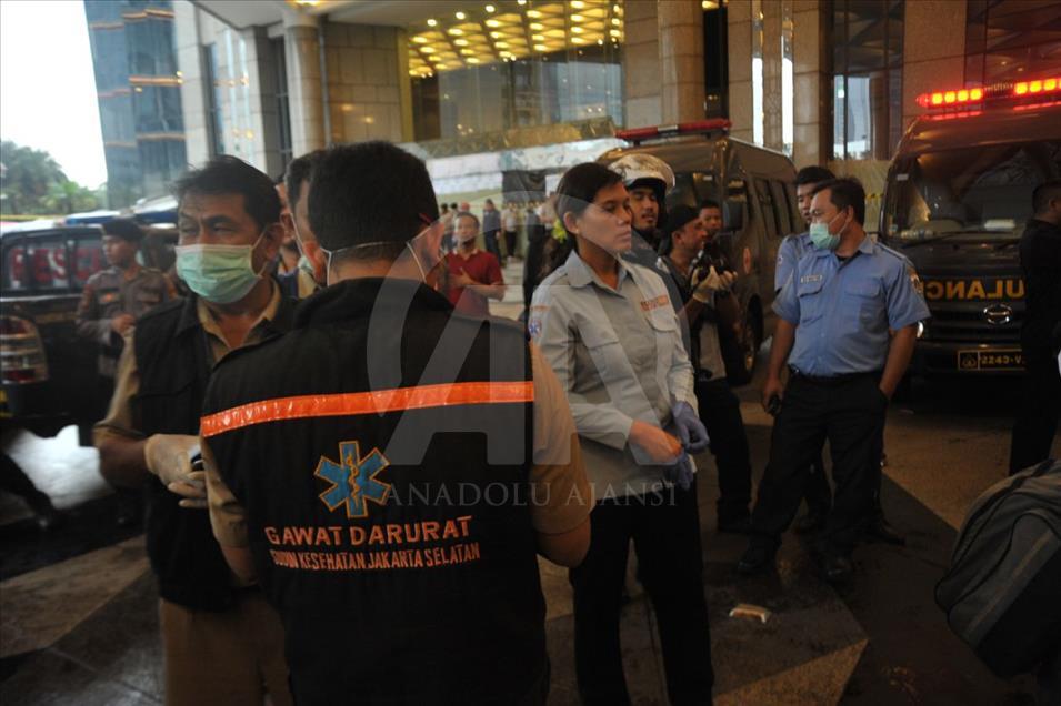 Ambruknya serambi atas gedung Bursa Efek Indonesia