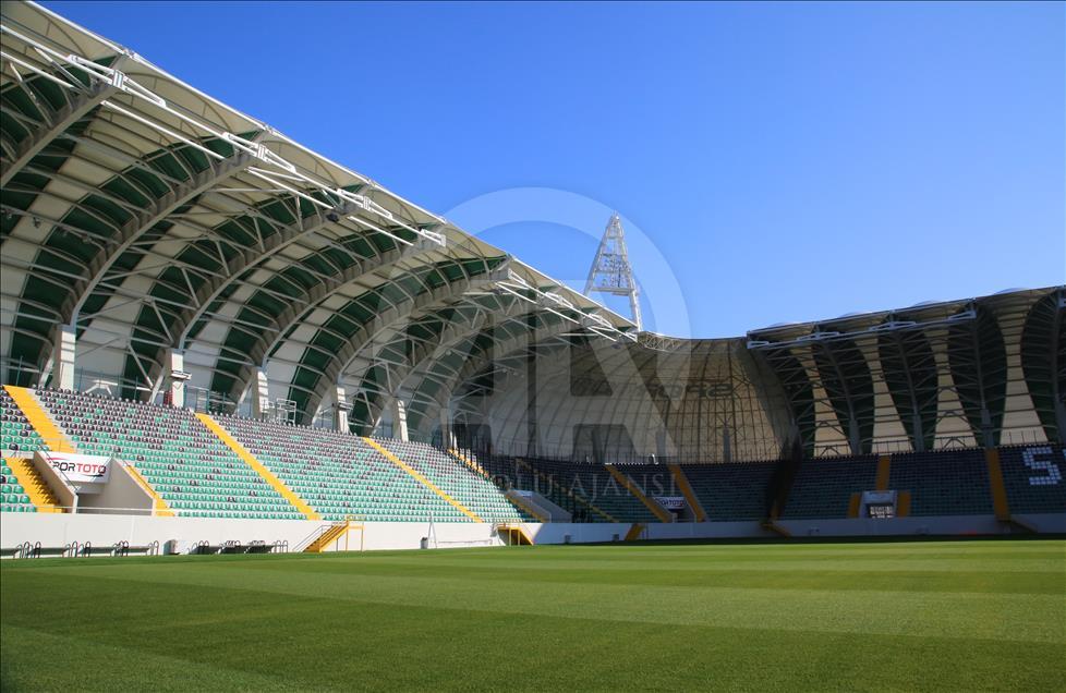 Akhisarspor ikinci yarıda maçlarını yeni stadında oynayacak
