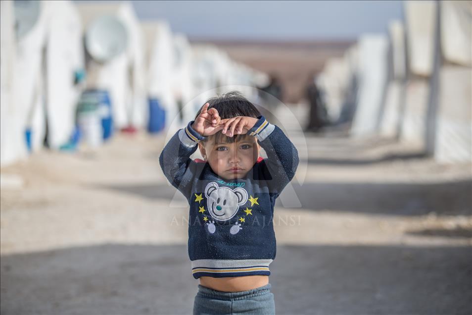 Syrian refugees leaving Afrin, Manbij take shelter in southeastern Turkey 