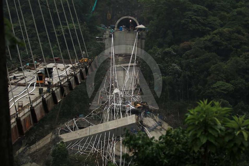 Imágenes aéreas del puente Chirajara que colapsó en Colombia