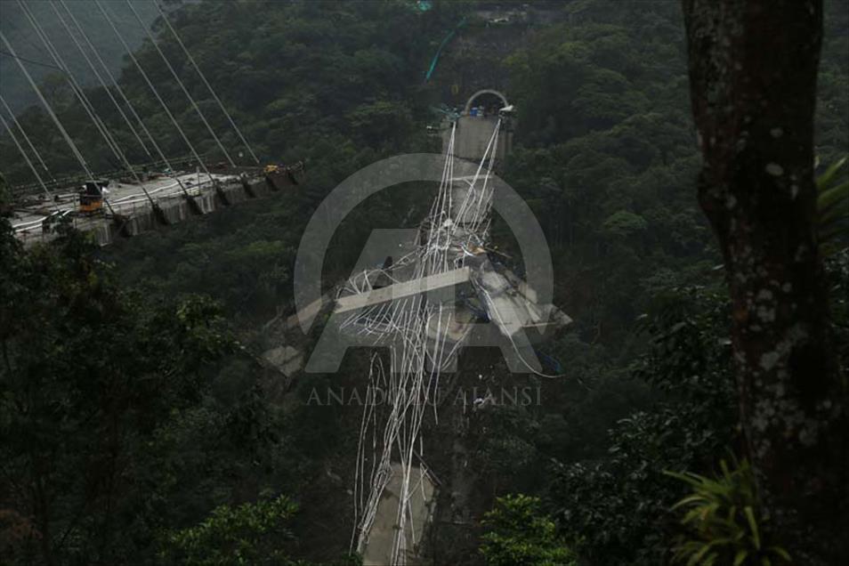 Imágenes aéreas del puente Chirajara que colapsó en Colombia