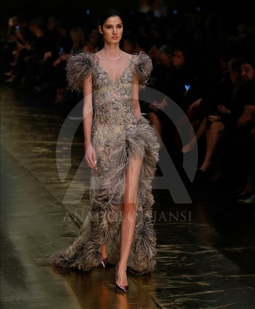 Desainer haute couture Turki pamer koleksi gaun pengantin