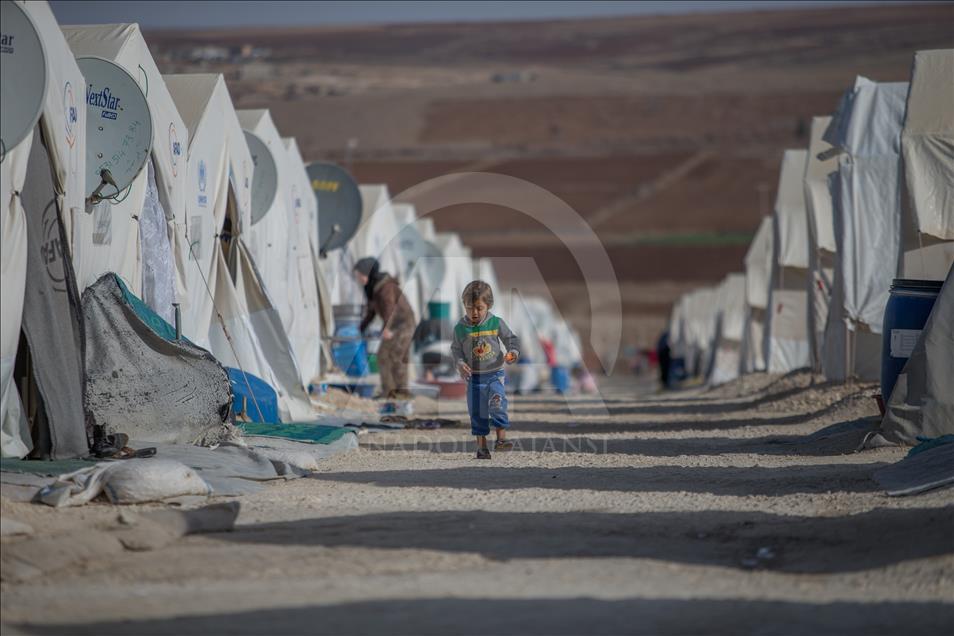 Syrian refugees leaving Afrin, Manbij take shelter in southeastern Turkey 