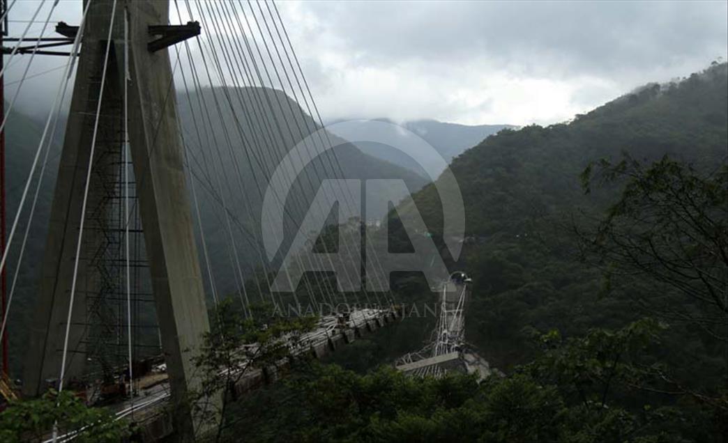 Imágenes aéreas del puente Chirajara que colapsó en Colombia