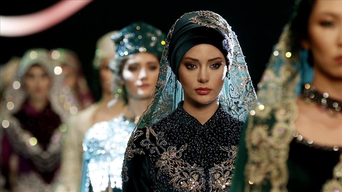  نمایشگا‌ه‌ پوشاک عروس، داماد و لباس شب در ازمیر ترکیه

