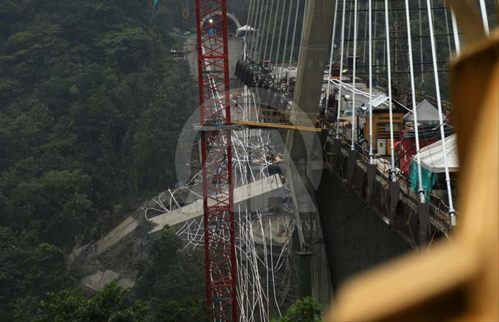 Imágenes aéreas del puente Chirajara que colapsó en Colombia