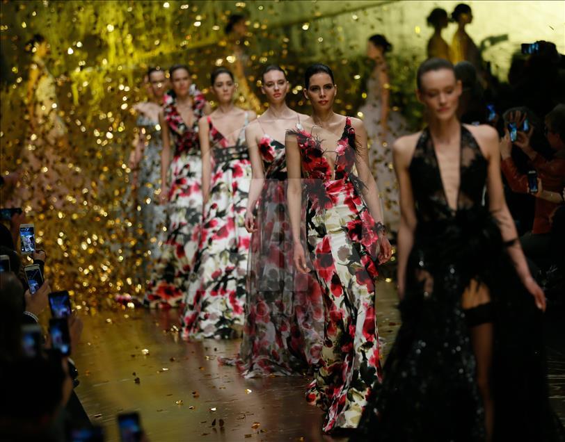 Desainer haute couture Turki pamer koleksi gaun pengantin