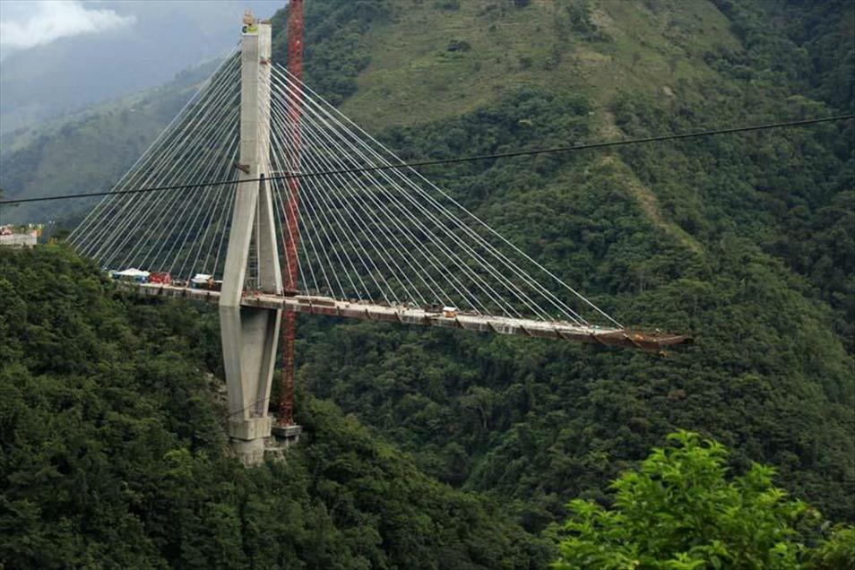 Imágenes aéreas del puente Chirajara que colapsó en Colombia