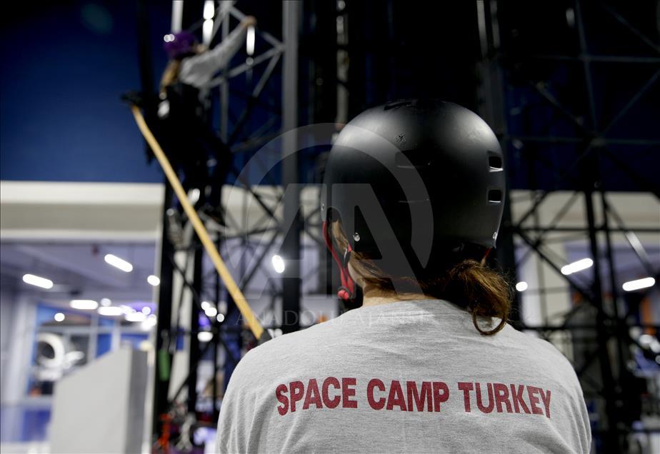 Yarıyıl tatilini "uzay kampı"nda geçirecekler