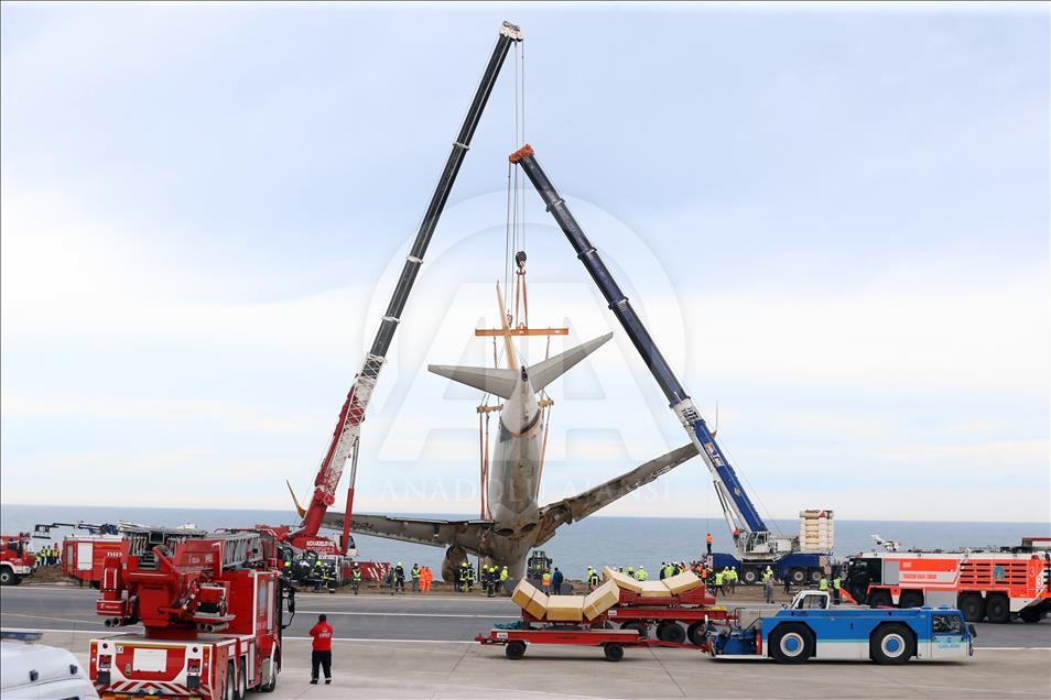 Plane skids off runway in Turkey's Trabzon Airport