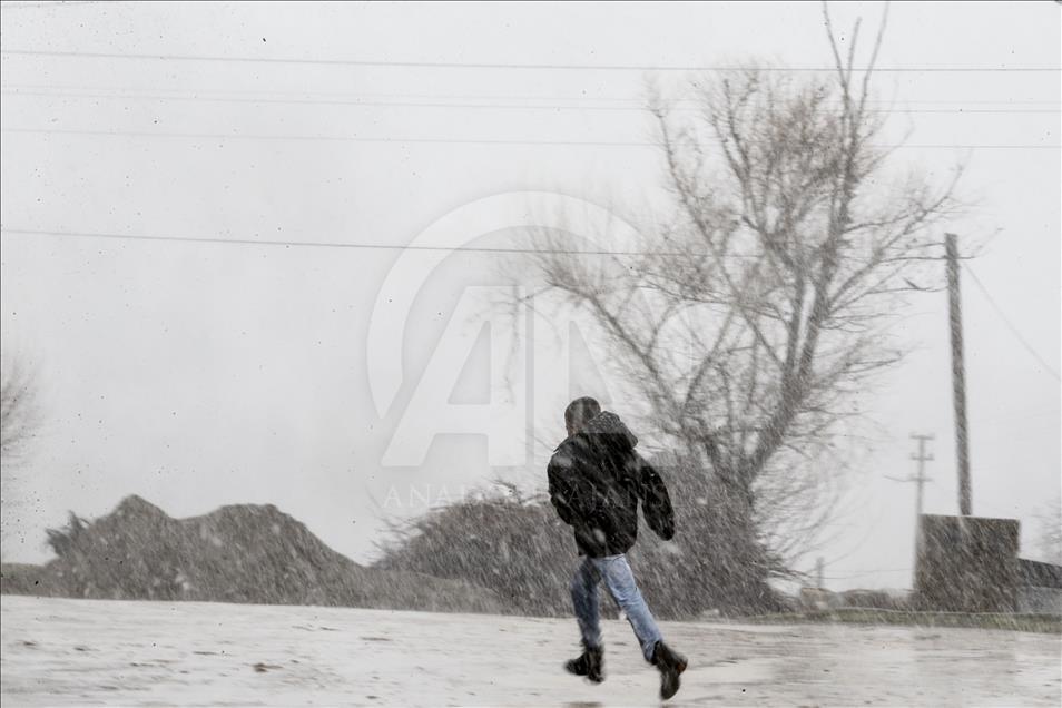 Isparta'da kar yağışı