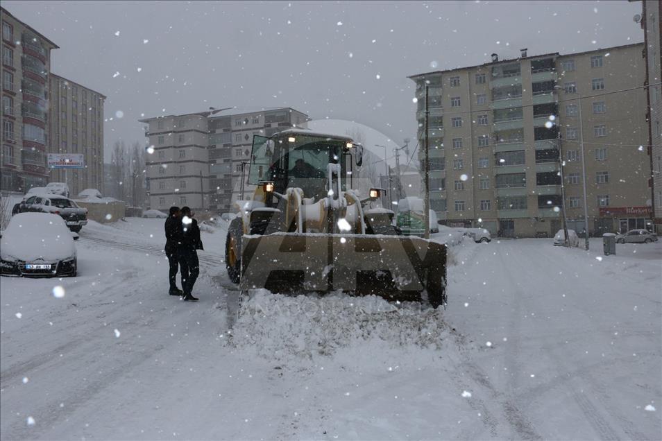 Bitlis'te karla mücadele çalışmaları