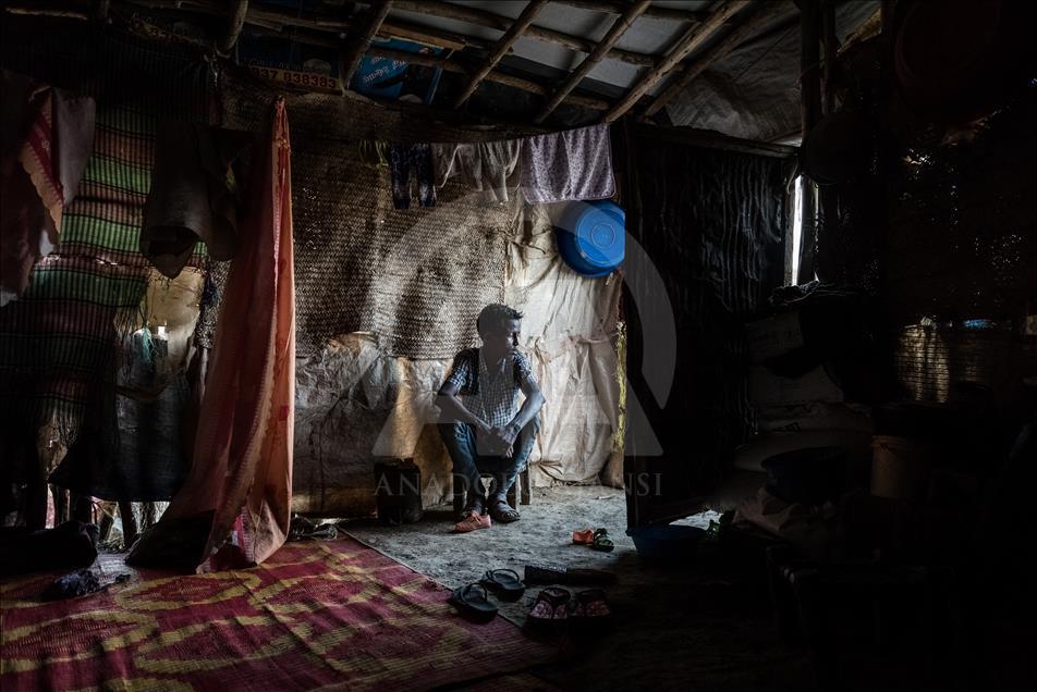 کار طاقت‌فرسای کارگران معدن نمک «داناکیل» در اتیوپی