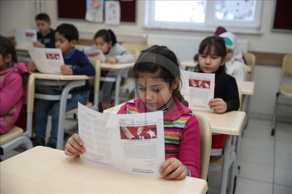 Suriyeli çocuklar karne sevinci yaşadı