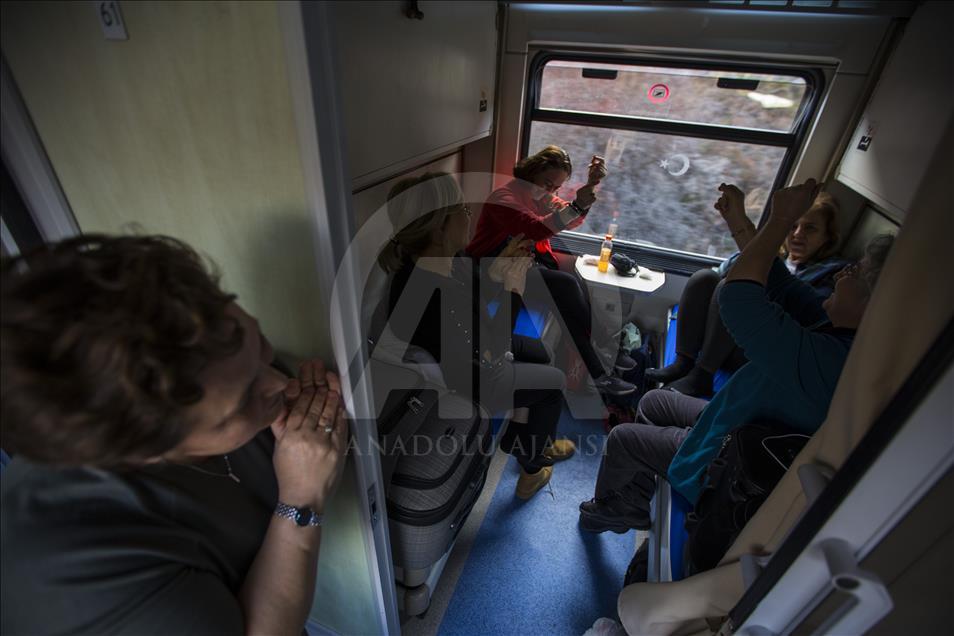 New Eastern Express train attracts tourists 