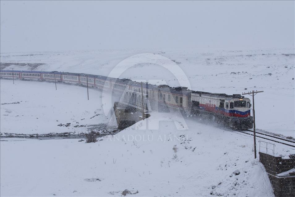 New Eastern Express train attracts tourists