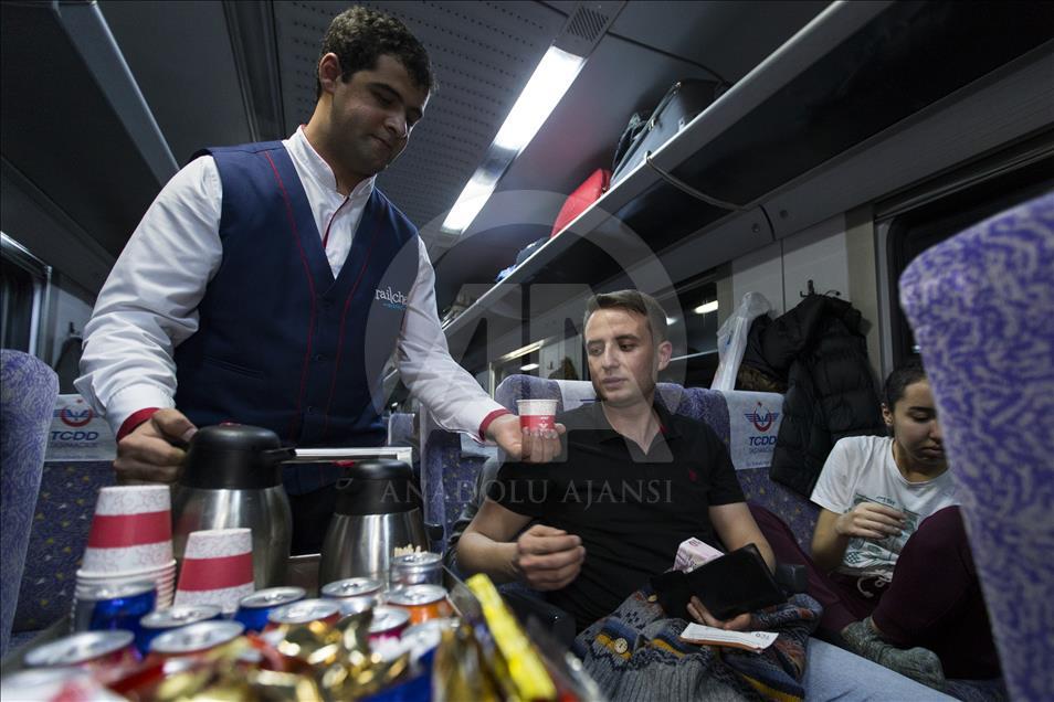 New Eastern Express train attracts tourists