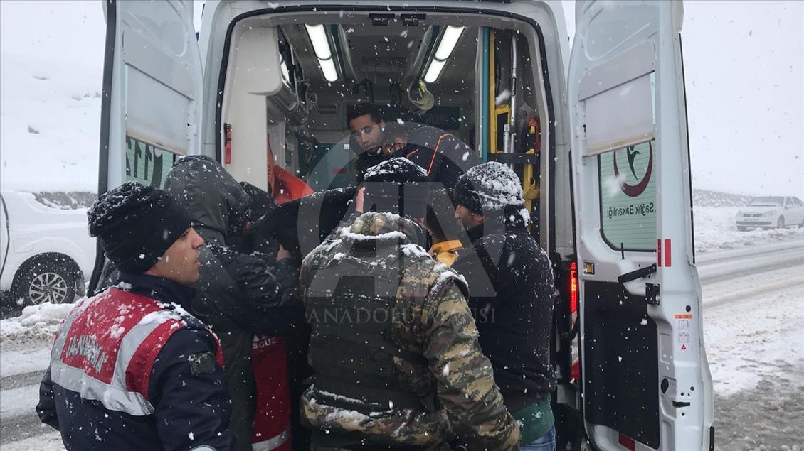 Muş'ta yolcu otobüsü devrildi: 3 ölü