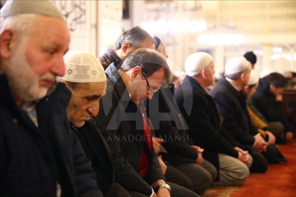Ulu camide Mehmetçik'e "zafer duası"