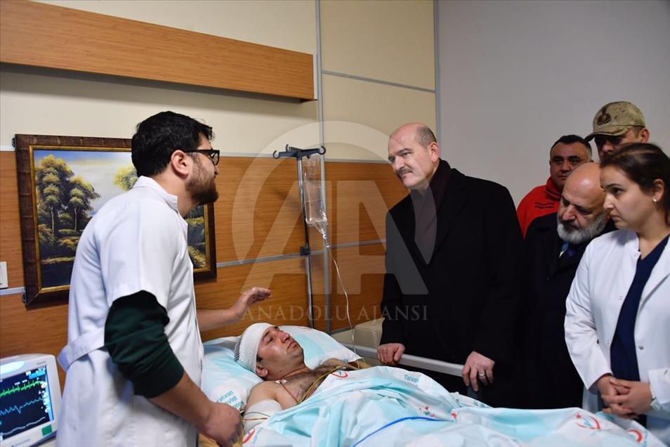 İçişleri Bakanı Soylu'dan Bitlis'teki yaralı askerlere ziyaret