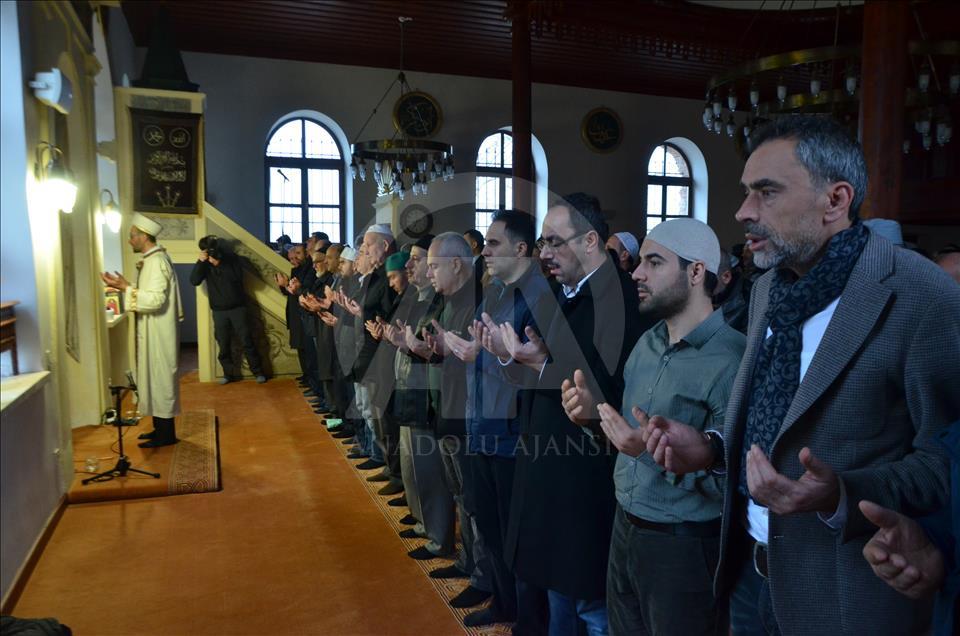 Tarihi Orhan Camisinde zafer duası
