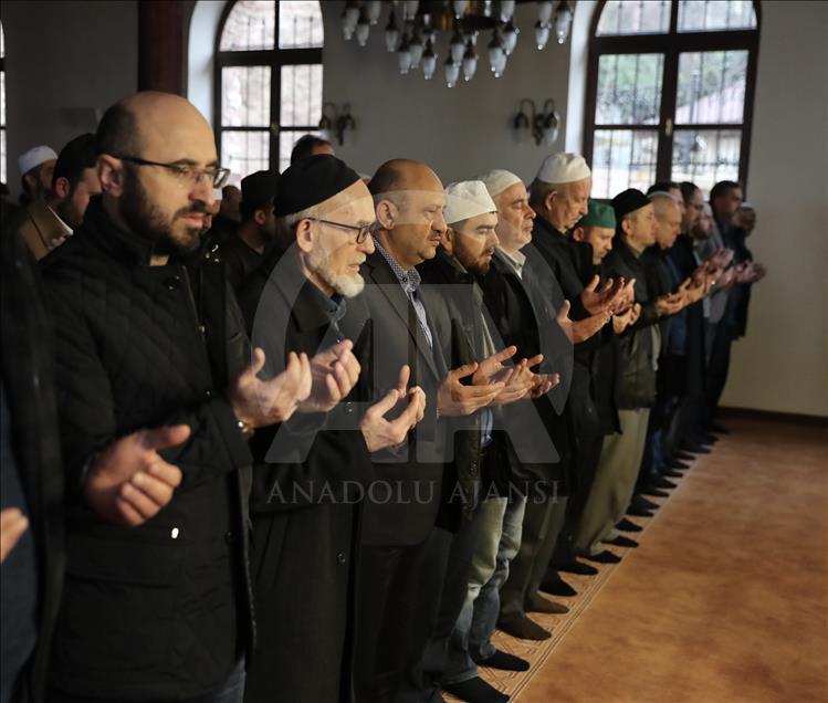 Tarihi Orhan Camisinde zafer duası
