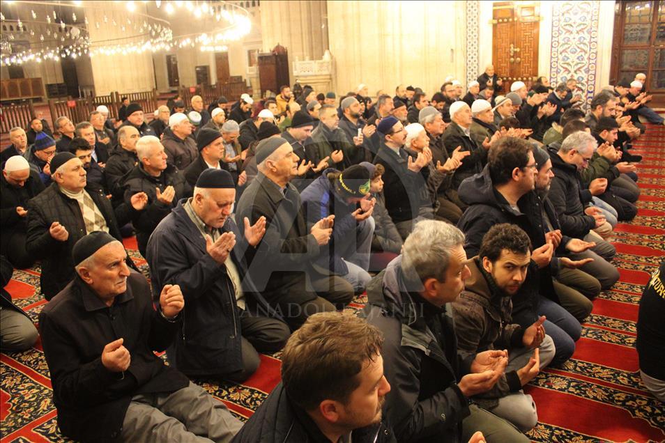 Trakya'daki camilerde Fetih Suresi okundu