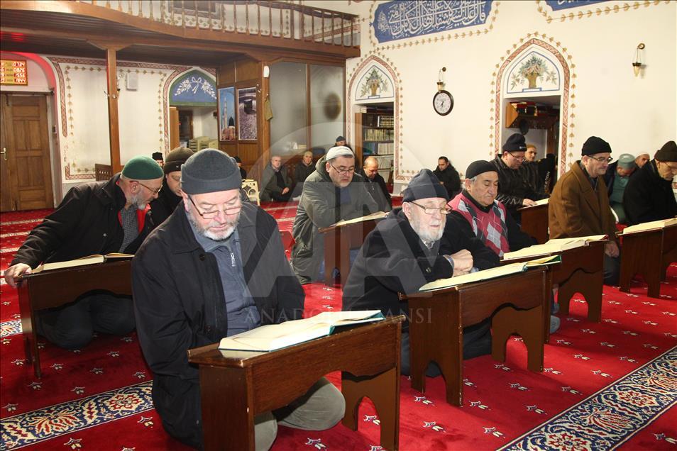 Trakya'daki camilerde Fetih Suresi okundu