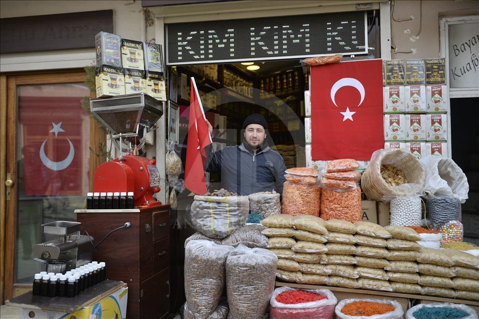 Güneydoğu'da Zeytin Dalı Harekatı'na bayraklı destek