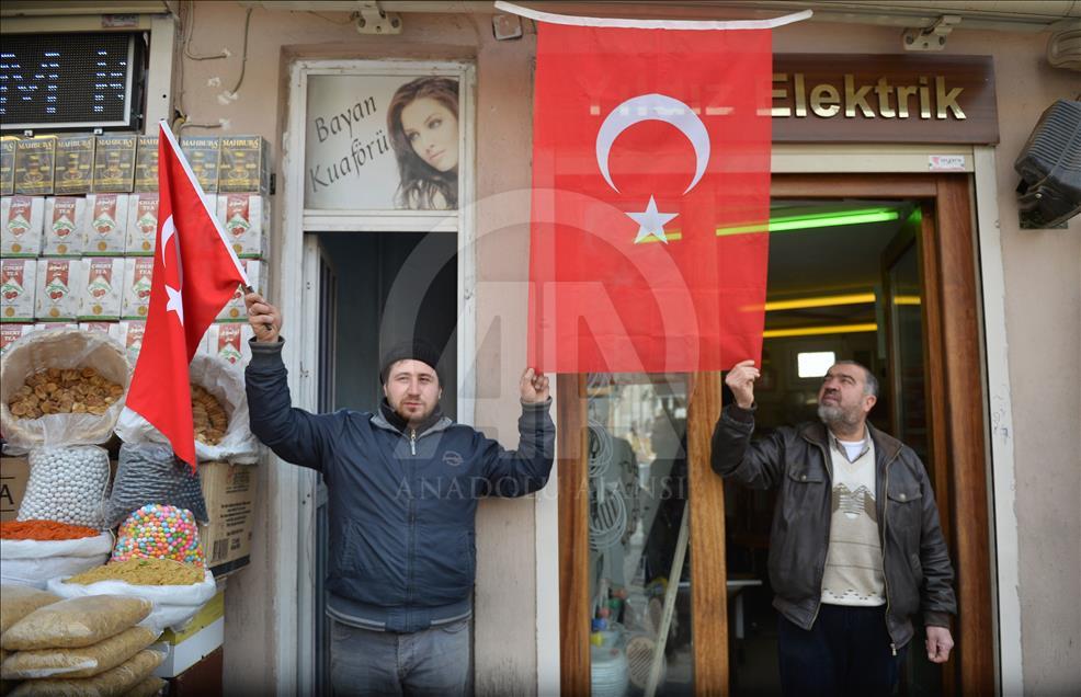 Güneydoğu'da Zeytin Dalı Harekatı'na bayraklı destek