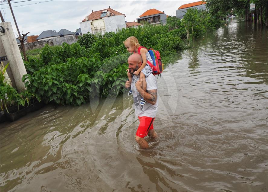 Banjir Genangi Denpasar - Anadolu Agency