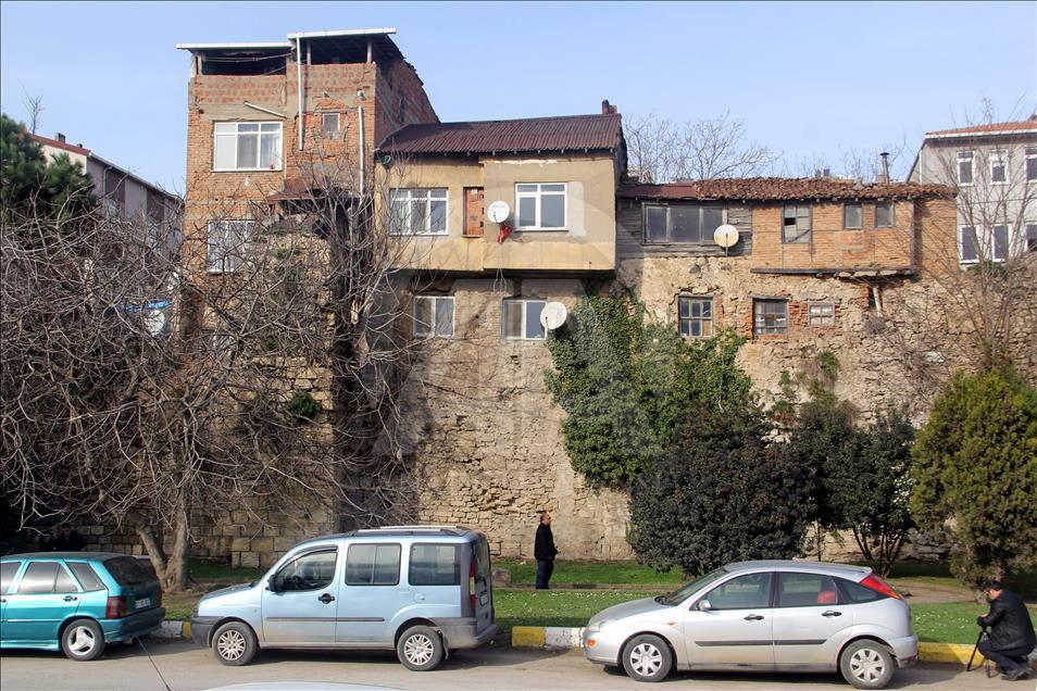 UNESCO listesindeki kale "kalekondu"lardan kurtarılmayı bekliyor