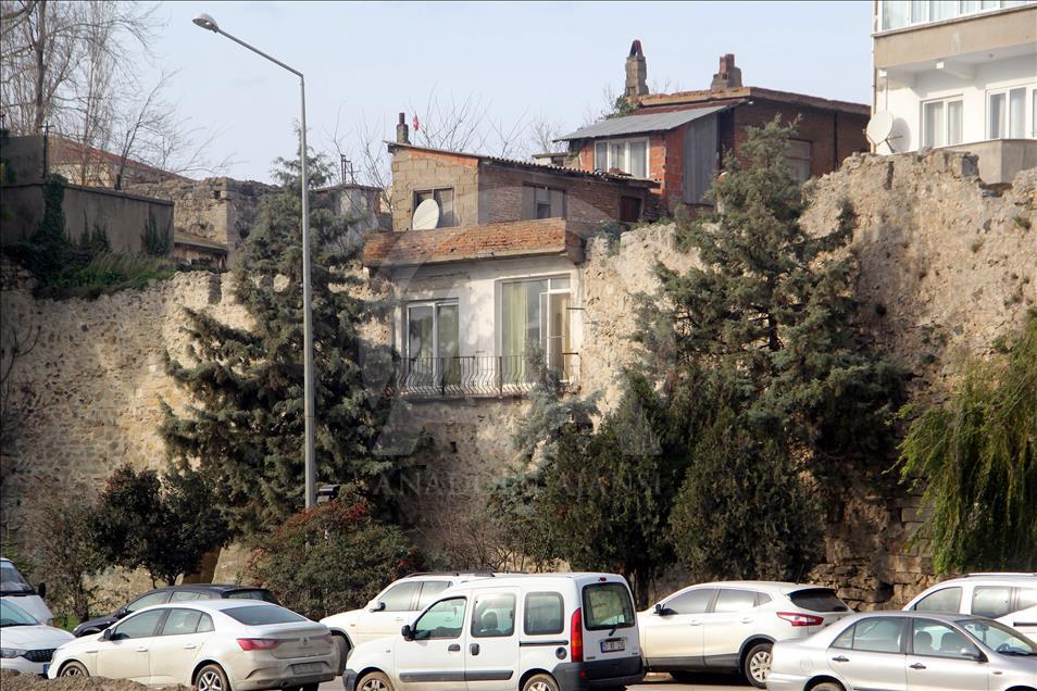 UNESCO listesindeki kale "kalekondu"lardan kurtarılmayı bekliyor