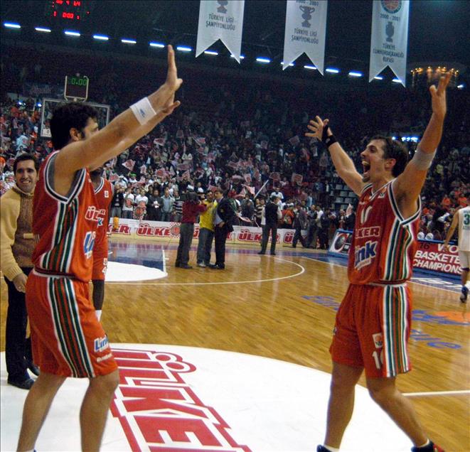 ULKERSPORLU BASKETBOLCULARIN SEVINCI