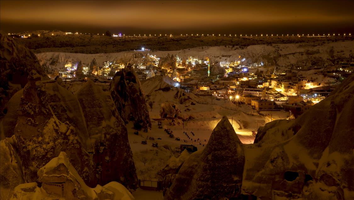 Peribacaları beyaza büründü
