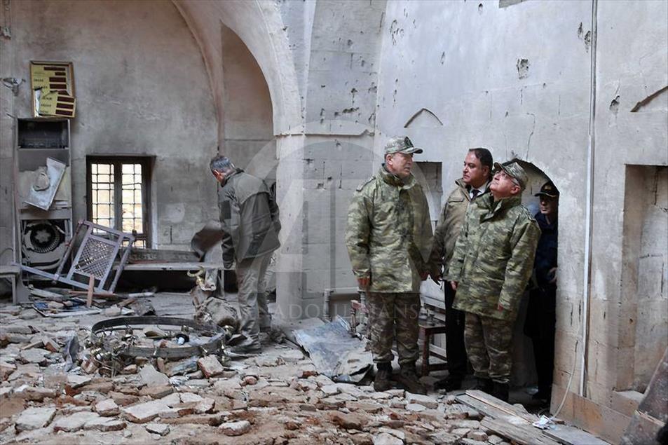 Orgeneral Akar sınır birliklerini denetledi
