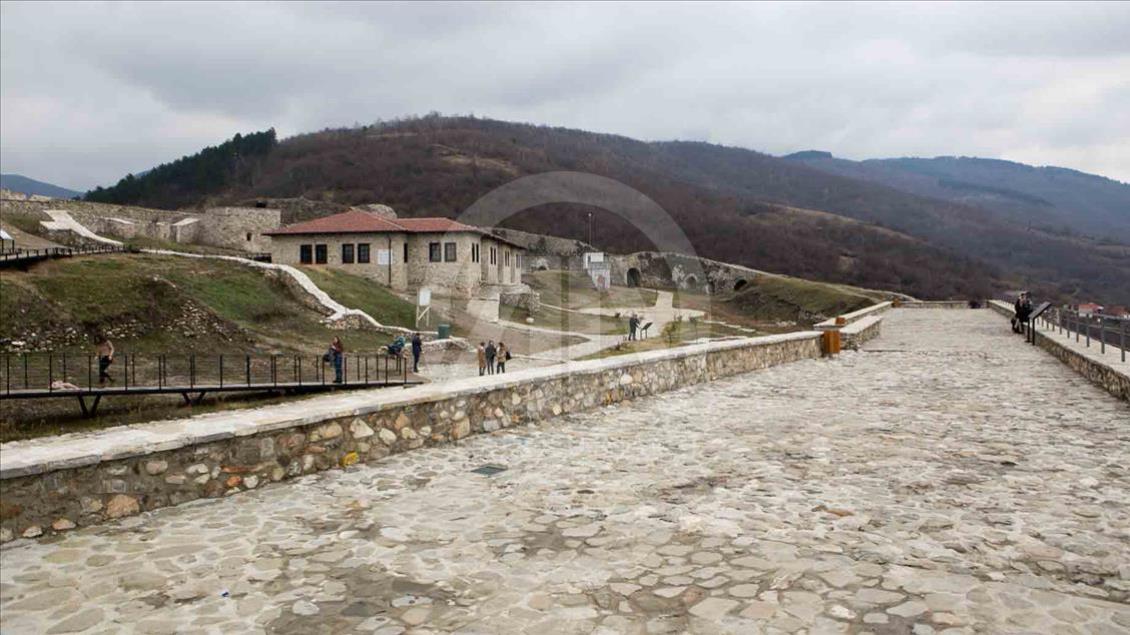 Prizren, Kosovo - 27. januar 2018:  Na brdu iznad Prizrena leži